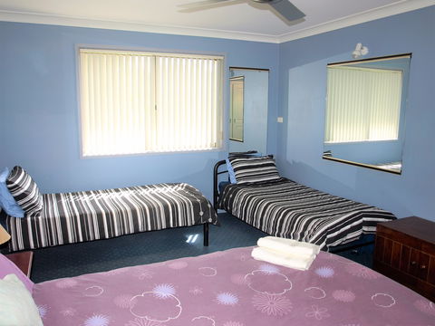 Waratah Cottage - Dalby Accommodation 5