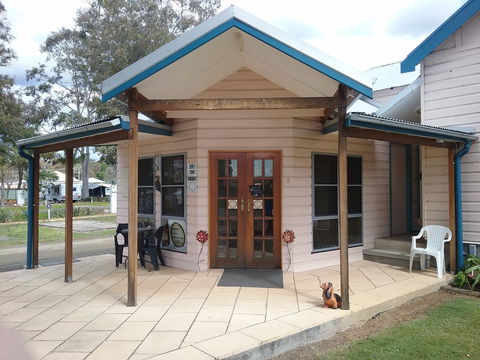 Wine Country Tourist Park - Dalby Accommodation 9