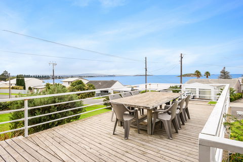 19 Investigator Crescent, Encounter Bay - Dalby Accommodation 1