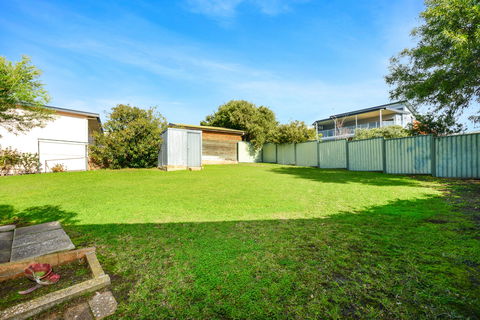 19 Investigator Crescent, Encounter Bay - Dalby Accommodation 6