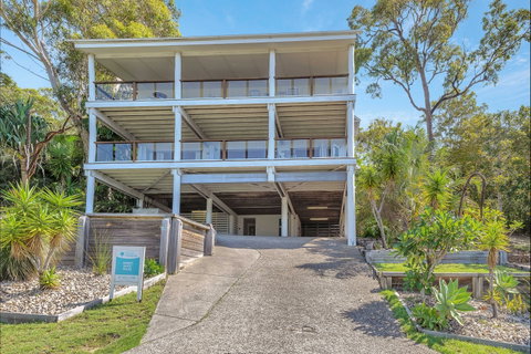 Annie's White House - Dalby Accommodation 0