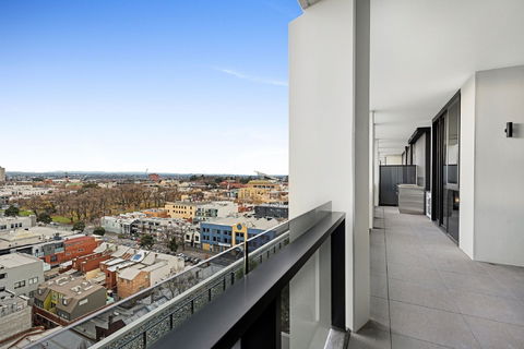 Arise The Eminence - Dalby Accommodation 3