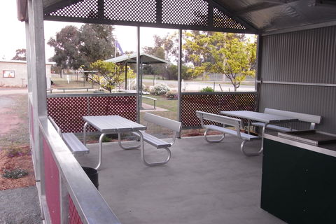 Ariah Park Camping Ground - Dalby Accommodation 0