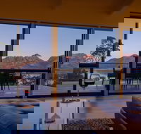 Arthouse Freycinet - Dalby Accommodation