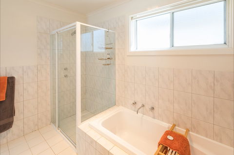 Bay Room Getaway - Dalby Accommodation 5