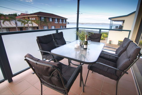 Beach Holiday Unit - Dalby Accommodation 5