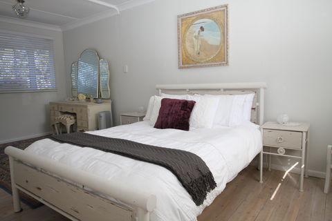 Berrara's Home Away From Home - Dalby Accommodation 3