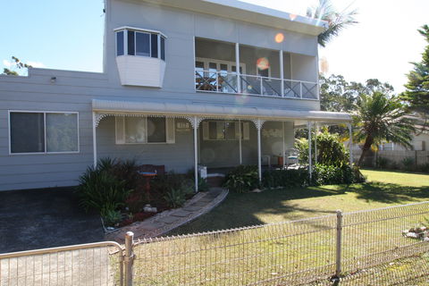 Berrara's Home Away From Home - Dalby Accommodation 4