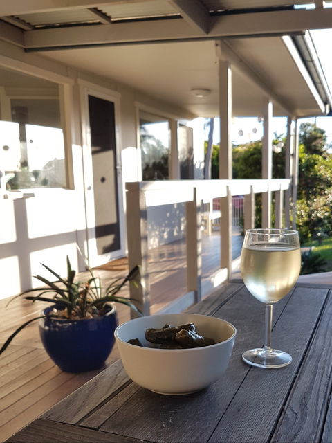 Blue Whale Cottage - Dalby Accommodation 2