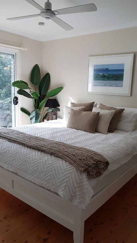 Blue Whale Cottage - Dalby Accommodation 4