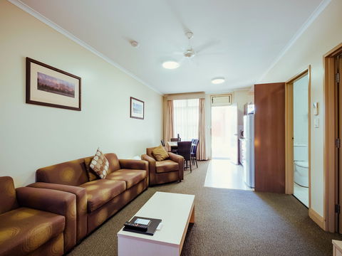 Club Motor Inn - Dalby Accommodation 1