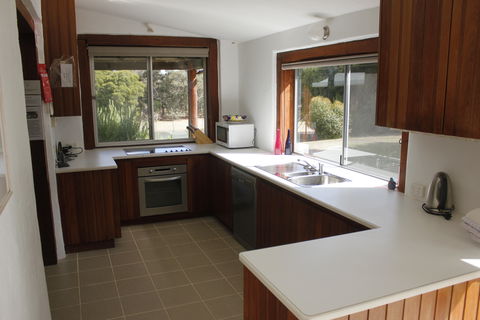 Cullen Wines Homestead - Dalby Accommodation 2