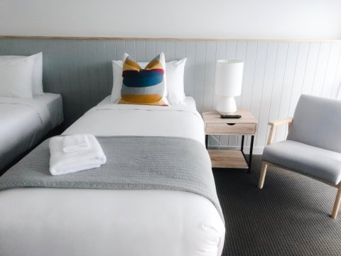 Eight Spence - Dalby Accommodation 4