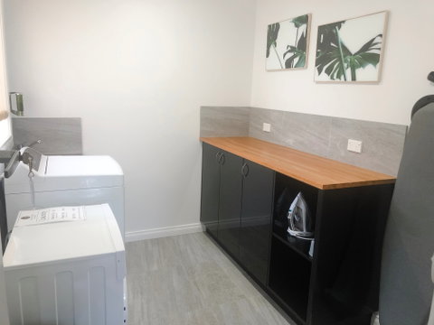 Eight Spence - Dalby Accommodation 5