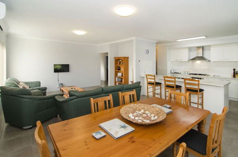 Fairway Isle - Dalby Accommodation 5