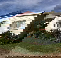 Fairview Bed and Breakfast Cottage - Dalby Accommodation