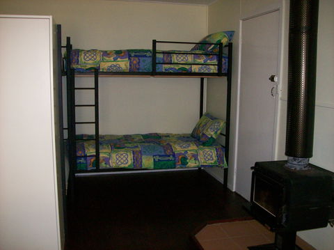 Goughs Bay Holiday Cottages - Dalby Accommodation 4