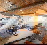 HAHNDORF LODGE - Dalby Accommodation