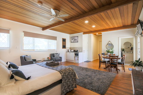 HAHNDORF LODGE - Dalby Accommodation 0