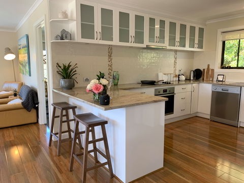 Hahndorf Luxury Lodge - Dalby Accommodation 2