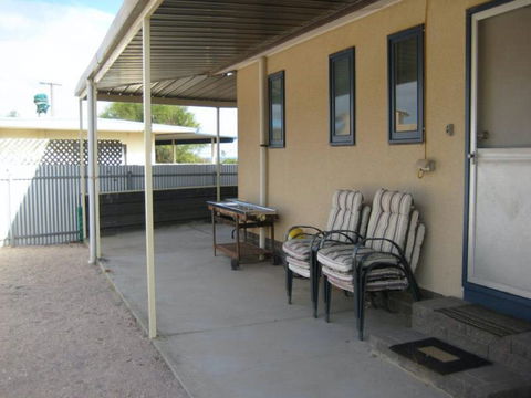 Hardwicke Beach House - Dalby Accommodation 9