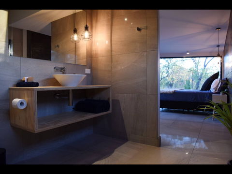 Hideaway Litchfield - Dalby Accommodation 3