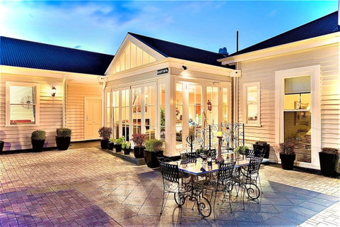 Kurrajong House - Dalby Accommodation 7