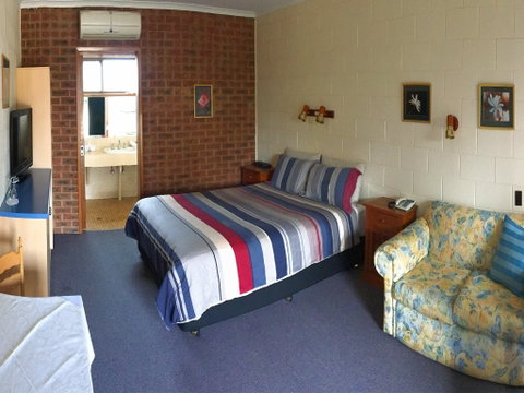 Milawa Motel - Dalby Accommodation 1