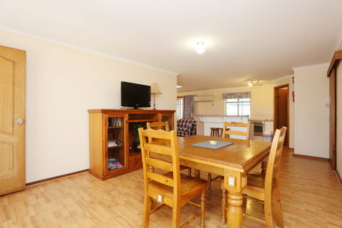 Moonta Bay Accommodation - Dalby Accommodation 1