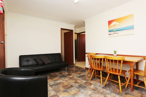 Moonta Bay Accommodation - Dalby Accommodation 8