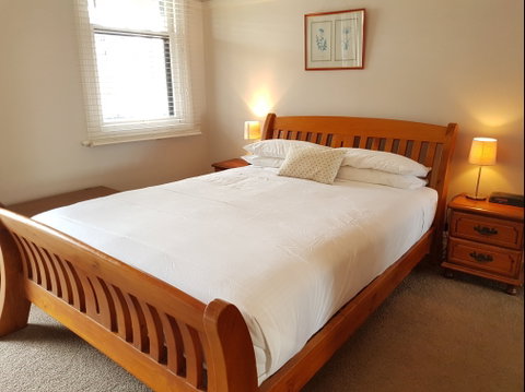 Newcastle Short Stay Apartments - Vista Apartment - Dalby Accommodation 1