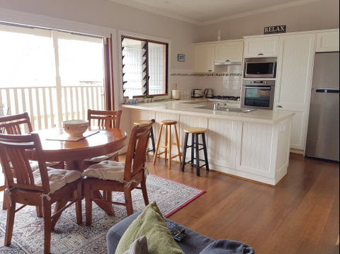 Newcastle Short Stay Apartments - Vista Apartment - Dalby Accommodation 4