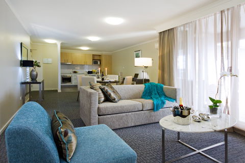 Pacific Suites Canberra - Dalby Accommodation 5
