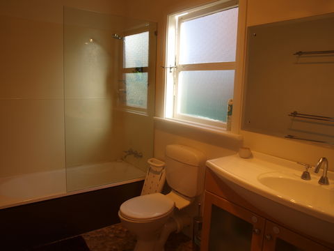 Sandy Shore Hideaway - Dalby Accommodation 3