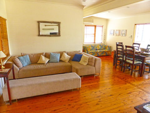 Sandy Shore Hideaway - Dalby Accommodation 8
