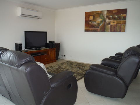 Seas The Day - Dalby Accommodation 2