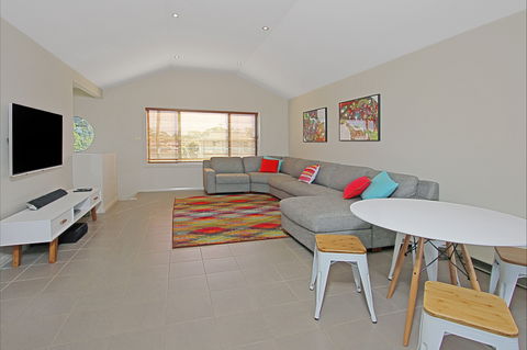 Seaside Royale - Dalby Accommodation 1