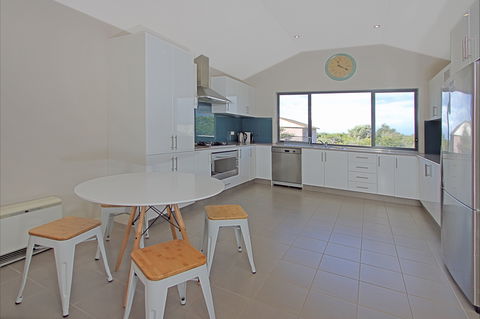 Seaside Royale - Dalby Accommodation 2