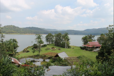 Secrets On The Lake - Dalby Accommodation 8