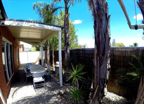 Shamore Apartments - Eleventh Street Mildura - Dalby Accommodation 1