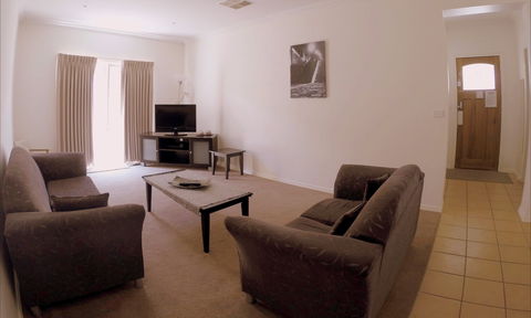 Shamore Apartments - Eleventh Street Mildura - Dalby Accommodation 2
