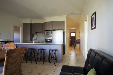 Shamore Apartments - Eleventh Street Mildura - Dalby Accommodation 3