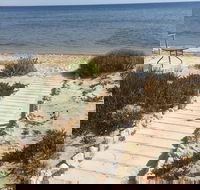 Sittin on the Beach - Dalby Accommodation