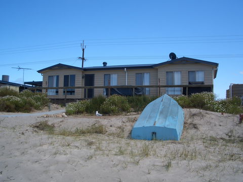 Sittin On The Beach - Dalby Accommodation 1