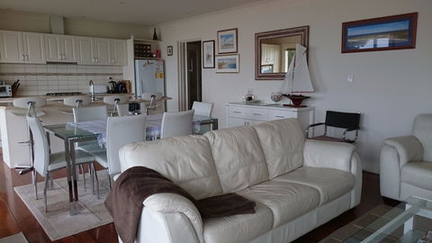 St Helens Beachfront - Dalby Accommodation 1