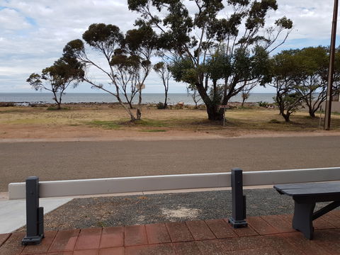 Sunset Sippers - Dalby Accommodation 0