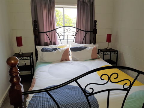 Sunset Sippers - Dalby Accommodation 5
