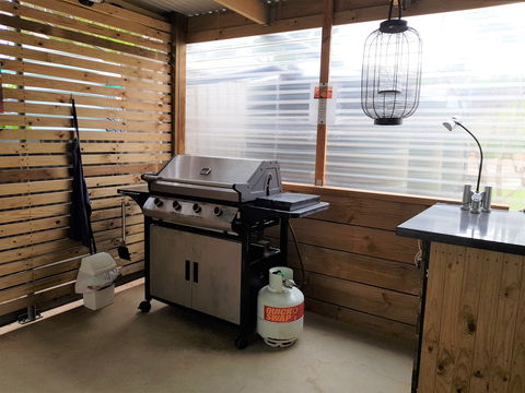 Sunset Sippers - Dalby Accommodation 7