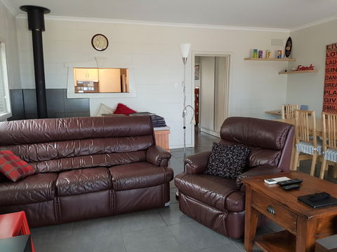 Sunset Sippers - Dalby Accommodation 9