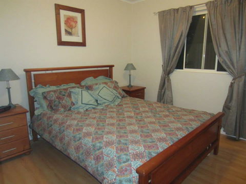 The Porthole - Dalby Accommodation 4